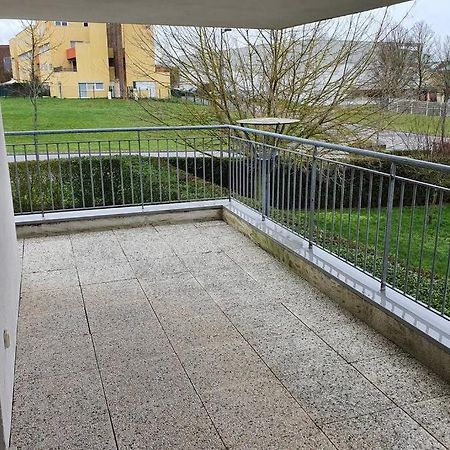 Appartement Contemporain Renove A Neuf Avec Cuisine Equipe - Val De Reuil Val-de-Reuil エクステリア 写真